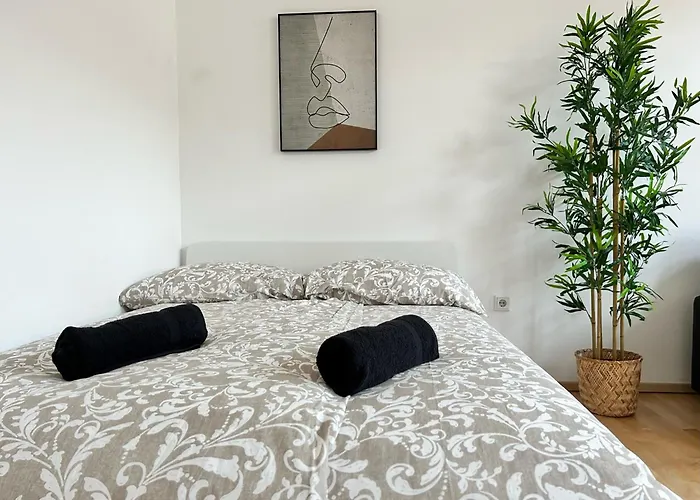 شقة Stylish Cosy With Free Parking